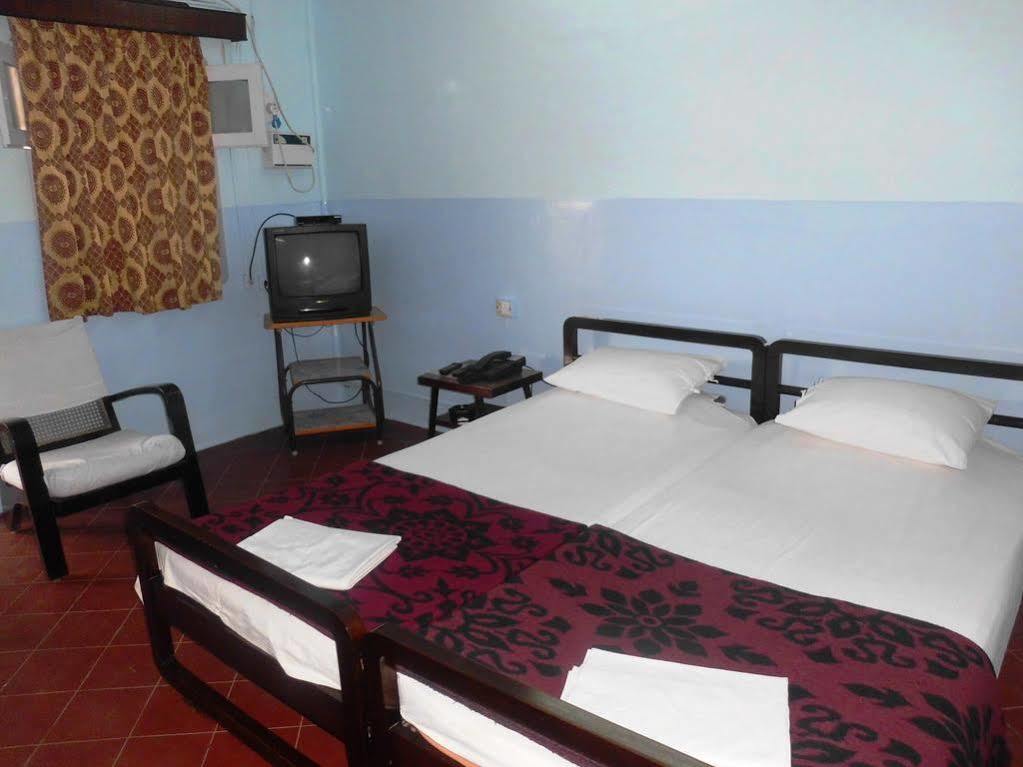 Hotel Mysore Dasaprakash エクステリア 写真