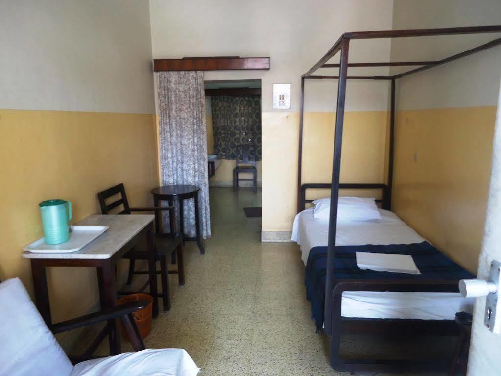 Hotel Mysore Dasaprakash エクステリア 写真
